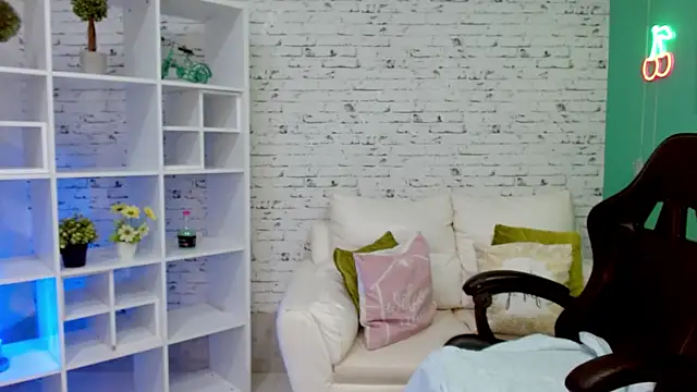 hannahjackson  online show from 11/13/25, 11:42