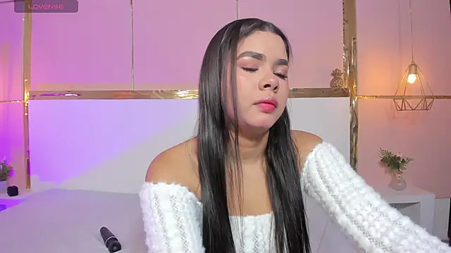 TianaGlow44 online show from 12/15/25, 11:58