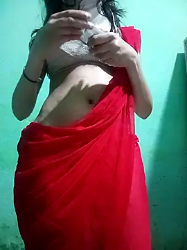 Snapshot of Hornyme18 chatting on 10/29/25, 05:04 Hornyme18 online show from 10/29/25, 05:04