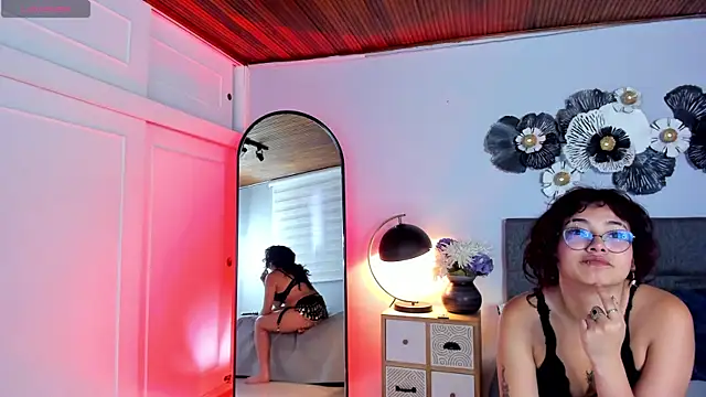 sunny maya  online show from 10/09/25, 08:40