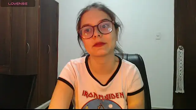 CarlaLorez online show from 10/18/25, 11:16