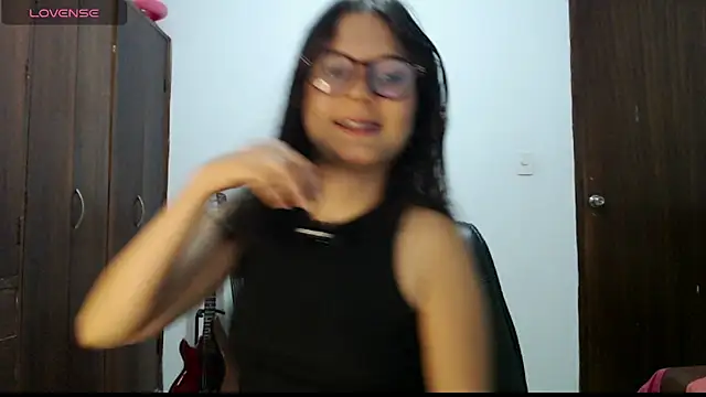 CarlaLorez online show from 05/07/26, 11:54
