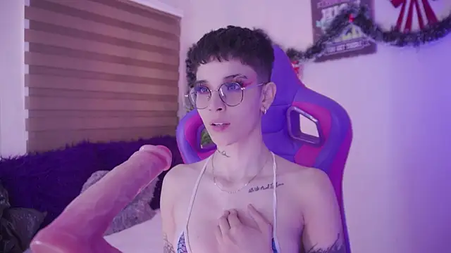 Snapshot of Giia_Moretti_ chatting on 12/03/25, 06:50 Giia Moretti online show from 12/03/25, 06:50