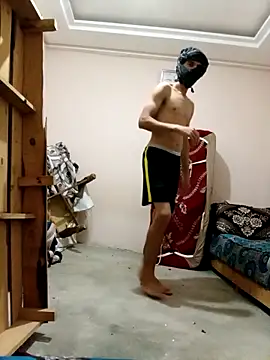 Snapshot of latarak321 chatting on 10/15/25, 08:42 latarak321 online show from 10/15/25, 08:42