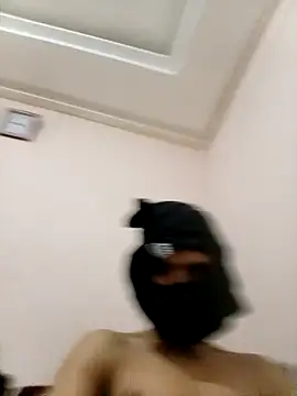 Snapshot of latarak321 chatting on 11/12/25, 12:05 latarak321 online show from 11/12/25, 12:05