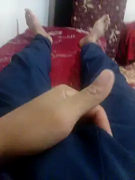 Snapshot of latarak321 chatting on 11/25/25, 09:26 latarak321 online show from 11/25/25, 09:26