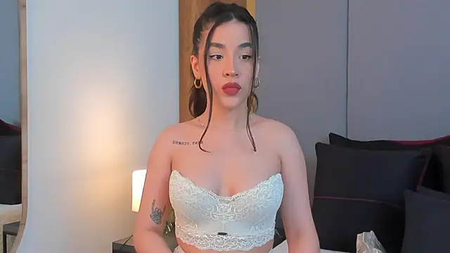 Snapshot of AryBlair chatting on 11/15/25, 01:25 AryBlair online show from 11/15/25, 01:25