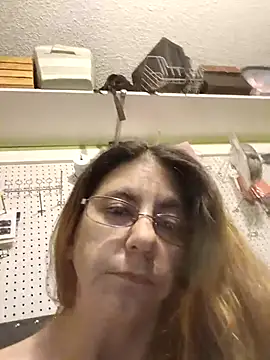 Snapshot of 1988beth chatting on 10/19/25, 12:22 1988beth online show from 10/19/25, 12:22