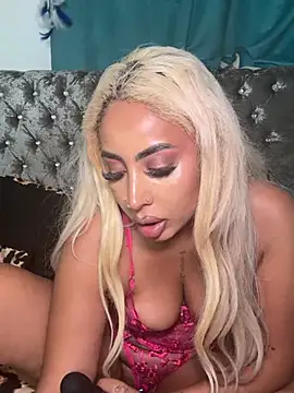 Snapshot of zara_bellexx chatting on 05/15/26, 02:18 zara bellexx online show from 05/15/26, 02:18