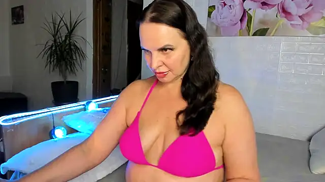 Snapshot of MIRAA_LUV chatting on 07/14/26, 05:18 MIRAA LUV online show from 07/14/26, 05:18