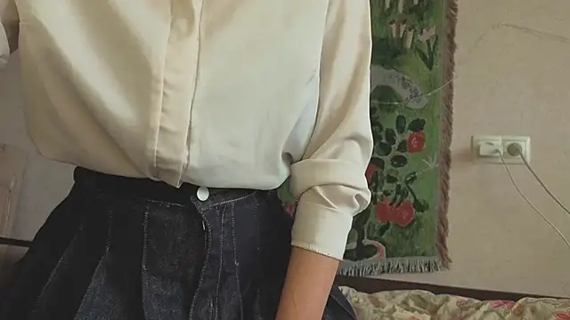 MiaLovelyOne online show from 05/29/26, 07:17