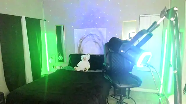 Snapshot of Myonnathegod chatting on 12/18/25, 05:02 Myonnathegod online show from 12/18/25, 05:02