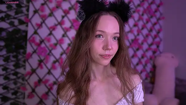 Petite Polly online show from 11/06/25, 06:09