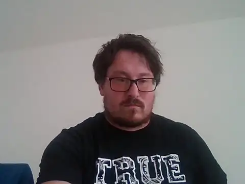 Snapshot of czechguy chatting on 11/01/25, 01:35 czechguy online show from 11/01/25, 01:35