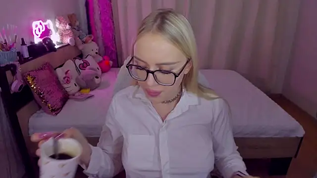 CeaneLino online show from 10/23/25, 06:50