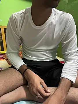 Snapshot of foxythebold chatting on 10/11/25, 05:22 foxythebold online show from 10/11/25, 05:22