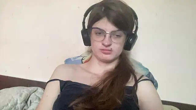 Snapshot of NikaXZimax chatting on 11/02/25, 09:44 NikaXZimax online show from 11/02/25, 09:44