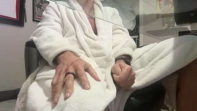 Crazy Mike1 online show from 01/09/26, 07:04