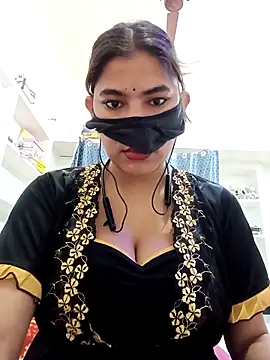 Hot radhaji online show from 04/25/26, 01:41