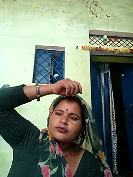 Snapshot of ALEXXA_143 chatting on 10/10/25, 05:28 ALEXXA 143 online show from 10/10/25, 05:28