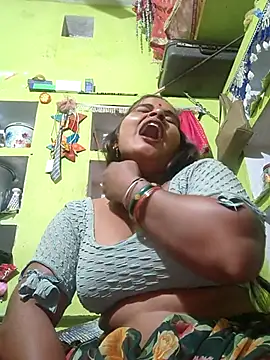 Snapshot of ALEXXA_143 chatting on 10/16/25, 05:14 ALEXXA 143 online show from 10/16/25, 05:14