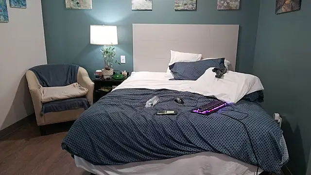 Snapshot of Fuck-Buddy-4U chatting on 11/05/25, 05:24 Fuck-Buddy-4U online show from 11/05/25, 05:24