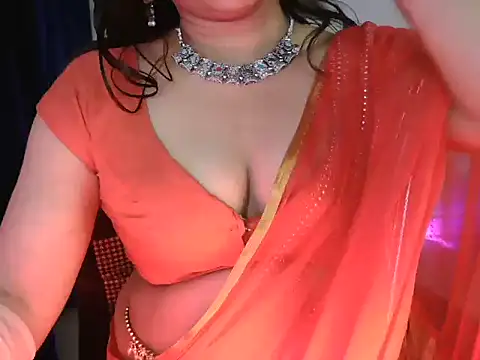 Snapshot of Royal_zara chatting on 10/14/25, 03:24 Royal zara online show from 10/14/25, 03:24