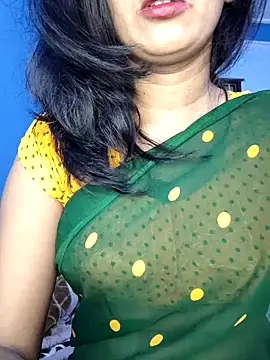 Snapshot of Janu-hasena chatting on 02/11/26, 11:48 Janu-hasena online show from 02/11/26, 11:48