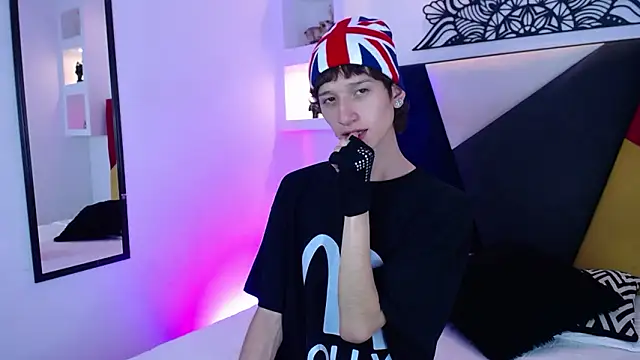 Snapshot of Emo_Boy_ chatting on 02/05/26, 08:24 Emo Boy online show from 02/05/26, 08:24