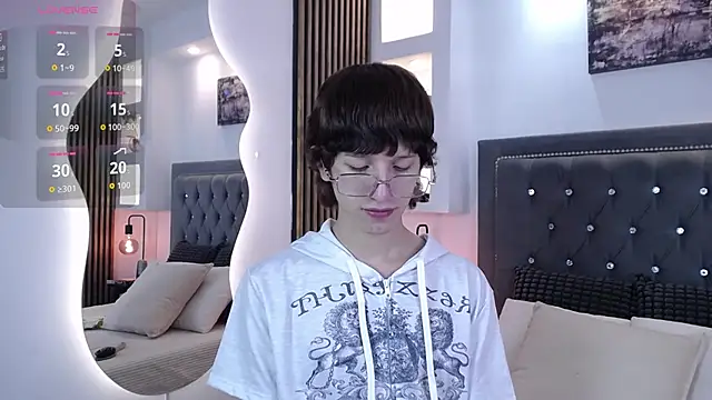 Emo Boy  online show from 03/28/26, 08:41