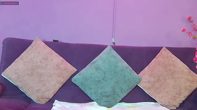 Aranzza Ross online show from 01/12/26, 12:43