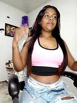 Snapshot of vannesitha25 chatting on 10/18/25, 06:30 vannesitha25 online show from 10/18/25, 06:30