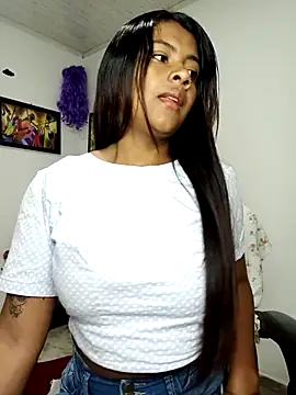 Snapshot of vannesitha25 chatting on 10/31/25, 02:07 vannesitha25 online show from 10/31/25, 02:07