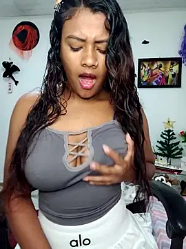 Snapshot of vannesitha25 chatting on 11/18/25, 03:05 vannesitha25 online show from 11/18/25, 03:05