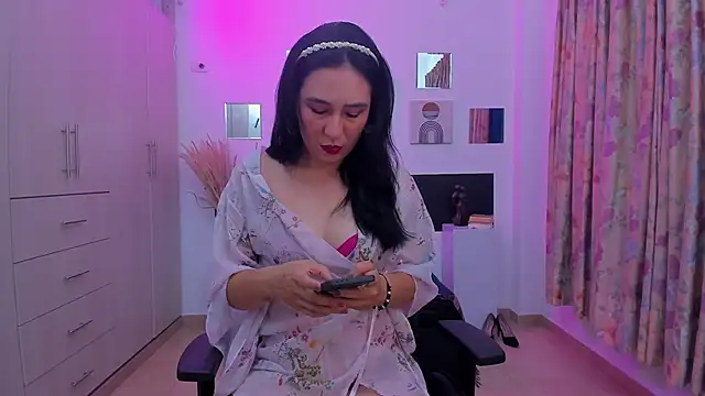 Snapshot of anna_maya77 chatting on 10/12/25, 03:38 anna maya77 online show from 10/12/25, 03:38