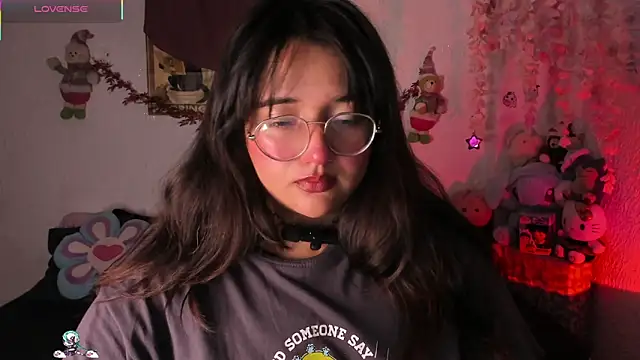 Emilycollei online show from 12/23/25, 04:21