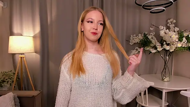 Snapshot of TinaStevenson chatting on 10/19/25, 09:48 TinaStevenson online show from 10/19/25, 09:48