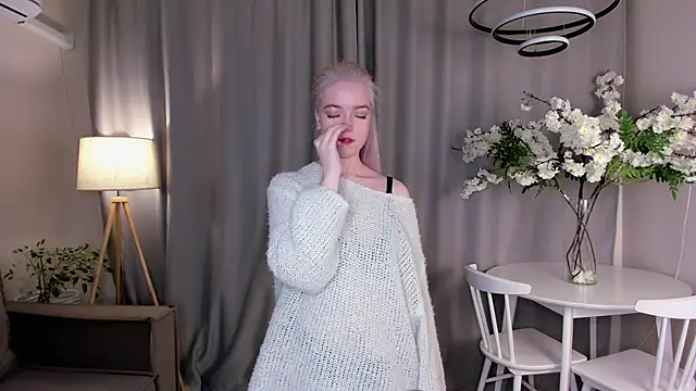 Snapshot of TinaStevenson chatting on 10/21/25, 09:37 TinaStevenson online show from 10/21/25, 09:37