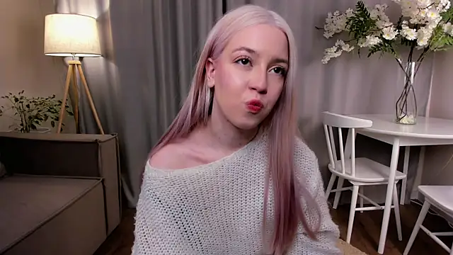 Snapshot of TinaStevenson chatting on 10/22/25, 10:42 TinaStevenson online show from 10/22/25, 10:42