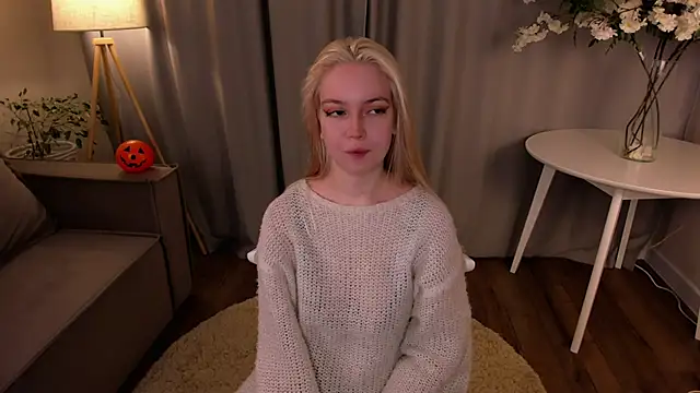 Snapshot of TinaStevenson chatting on 10/29/25, 09:38 TinaStevenson online show from 10/29/25, 09:38