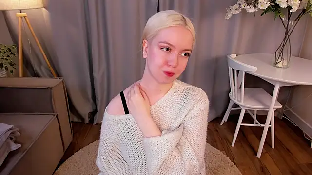 Snapshot of TinaStevenson chatting on 11/04/25, 10:31 TinaStevenson online show from 11/04/25, 10:31