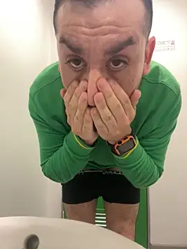 Nasho172737 online show from 12/04/25, 10:40