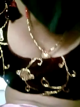 Snapshot of Sexy_Riya_Bhabhi chatting on 10/13/25, 08:25 Sexy Riya Bhabhi online show from 10/13/25, 08:25