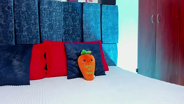 Kiim Owens online show from 11/19/25, 12:05