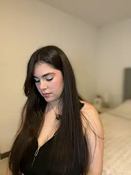 Isabella LaRue online show from 03/24/26, 11:10