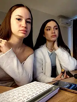 MayaGlow online show from 01/18/26, 05:33