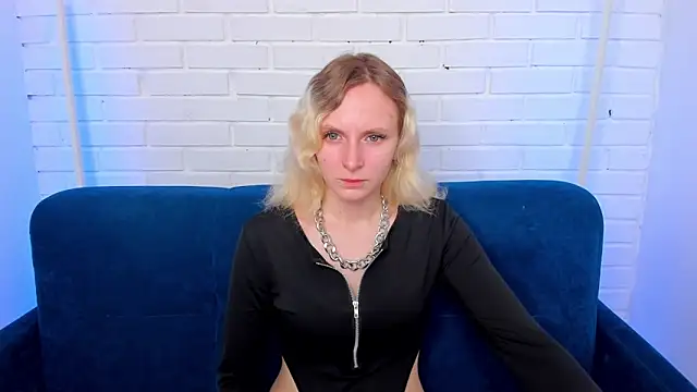 LikiLips online show from 11/27/25, 12:56