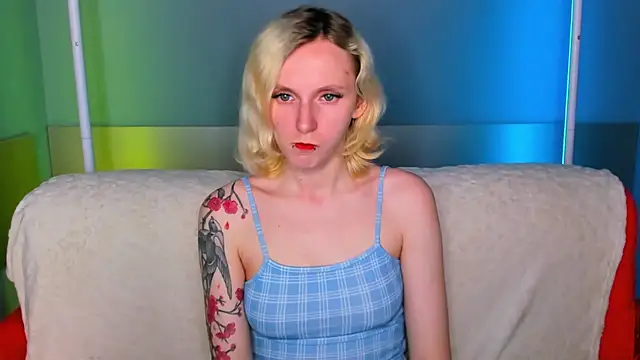 LikiLips online show from 06/04/26, 01:11