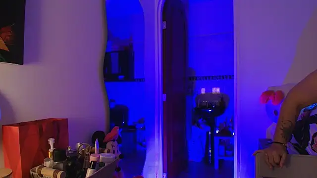 Rosee smith  online show from 11/08/25, 01:39