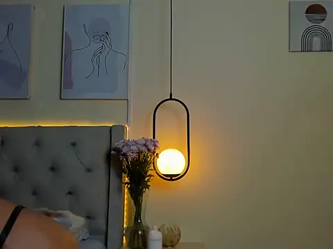 Snapshot of Chloe_Celeste chatting on 11/21/25, 03:38 Chloe Celeste online show from 11/21/25, 03:38